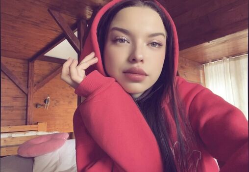 amelia_lens