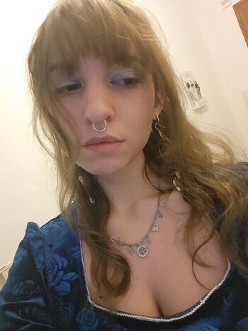 Carmina_bleue