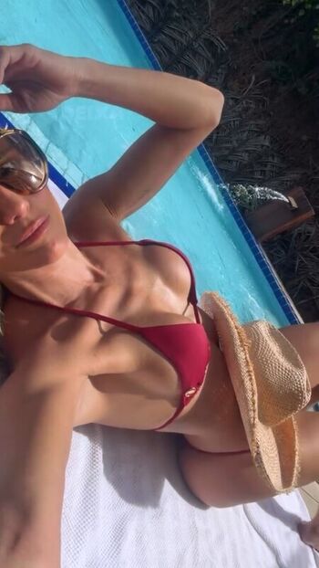 Deborah Secco