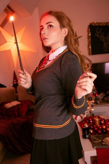 EzySummers Cosplay