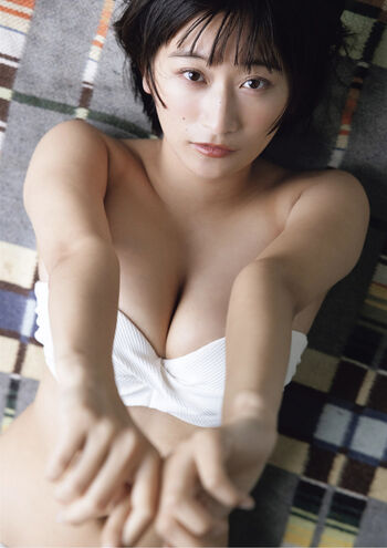 Ina Enohara 榎原依那