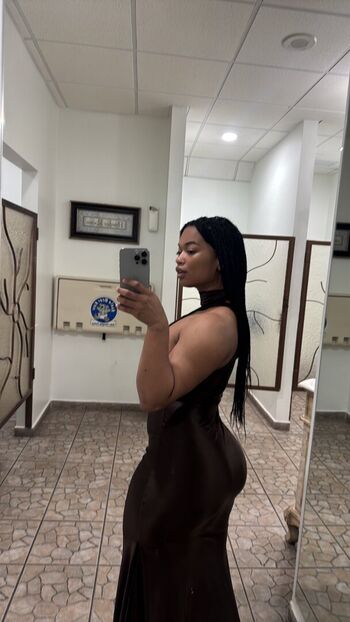 Itzmelanin
