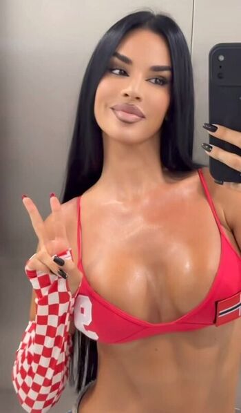 Ivana Knoll