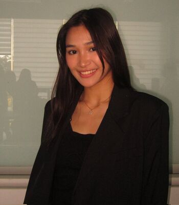 Jhoanna Robles