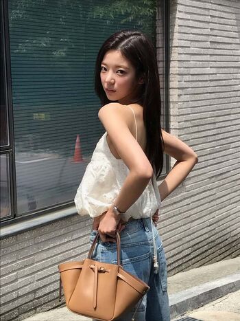 lia_loves___