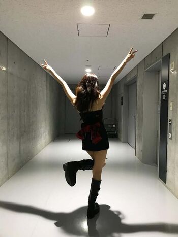 lia_loves___