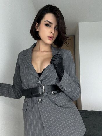 lory_dark_21