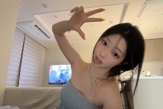 Lydia Hwang