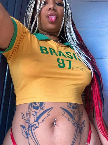 MC Taya