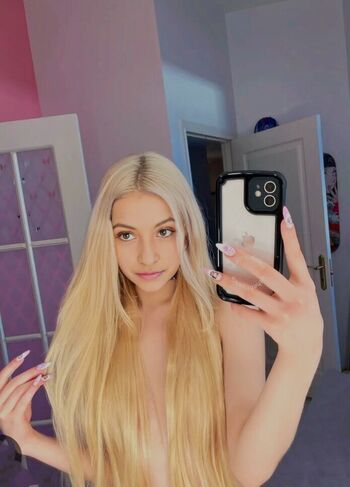 Mia_D Lola