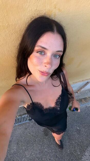 Mia Tomlinson