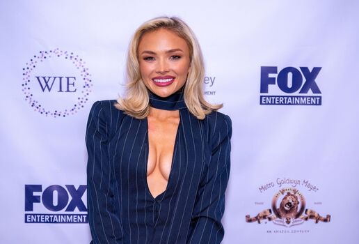 Natalie Alyn Lind