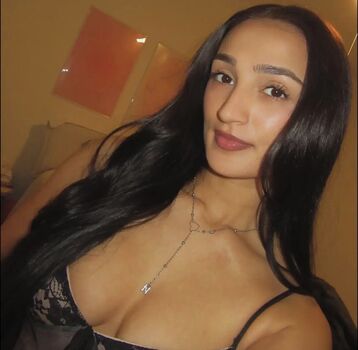Nazanine Bakhtiar