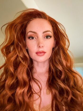 Nicole Simone