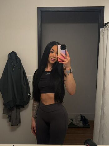 Oliive Livy_J