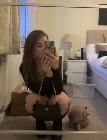 PeachyLivv