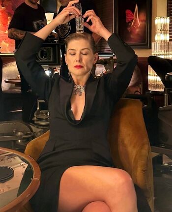Rosamund Pike