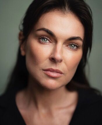 Serinda Swan