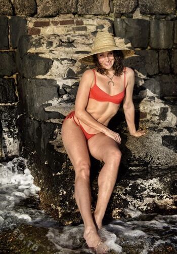 Shantel VanSanten