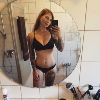 Show Your Girlfriend