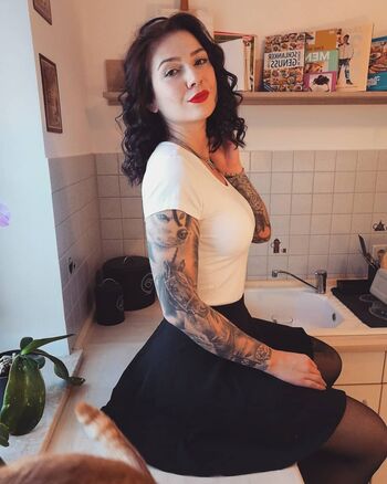 Show Your Girlfriend