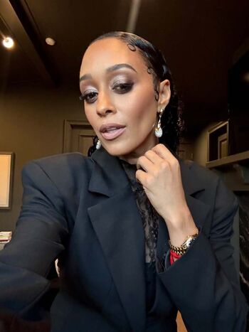 Tia Mowry