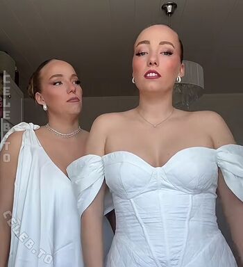 Yana & Tayisiya Morderger