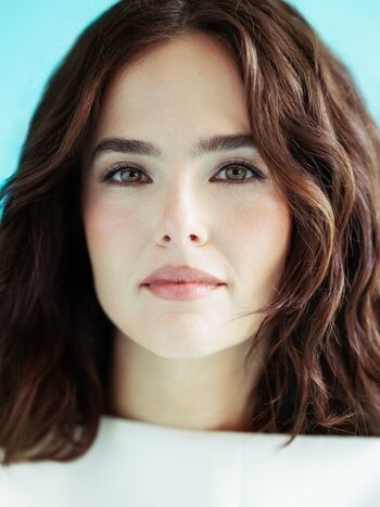 Zoey Deutch
