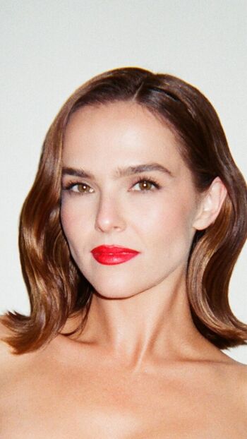 Zoey Deutch